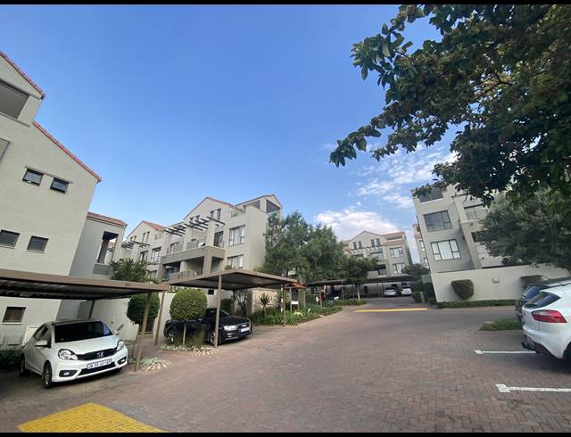 1 BEDROOM APARTMENT FOR SALE IN BRYANSTON